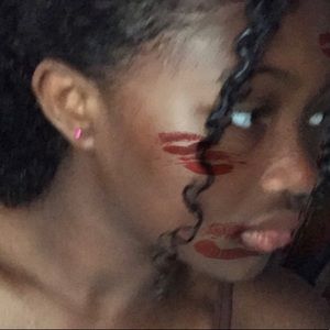 Meet your Posher, Laila